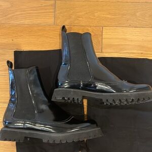 Charles and Keith NEW boots suze 38